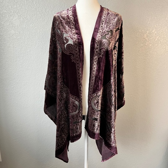 Chico’s Traveler Burnout Velvet Paisly Kimono - Picture 2 of 11